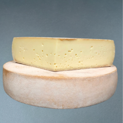 Fromage à raclette d'Ardèche à 14.95€ /kg