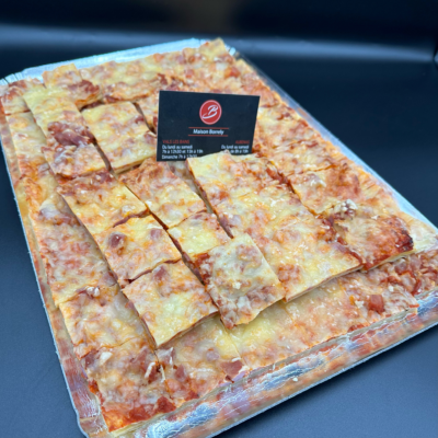 Plaque de pizza jambon - fromage